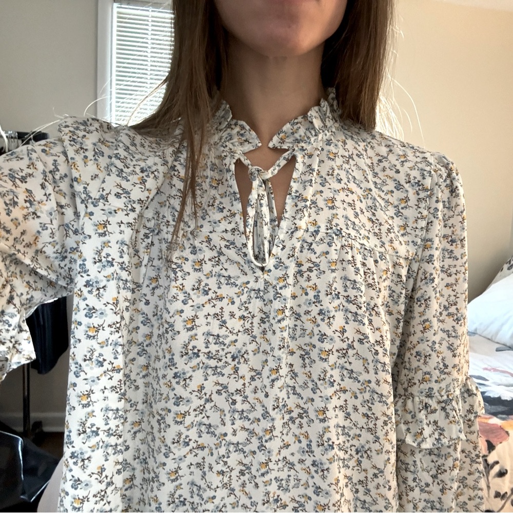 Tie neck Blouse